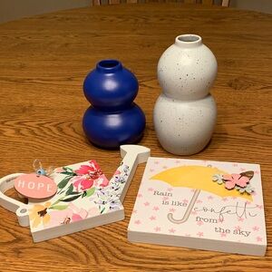 Vase & plaque 4 Pc Decorative set NEW Blue & White vase Water can & Rain plaque